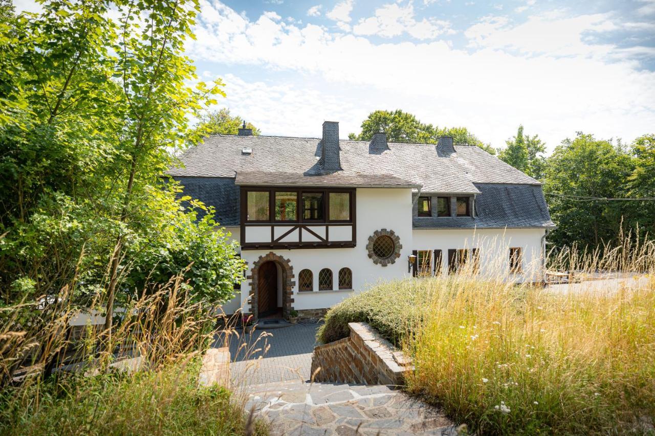 Landhaus Karbach Komplett Oder Einzelne Wohneinheiten Villa Inkl Sauna Bzw Waldhaeuschen Hirten Bagian luar foto