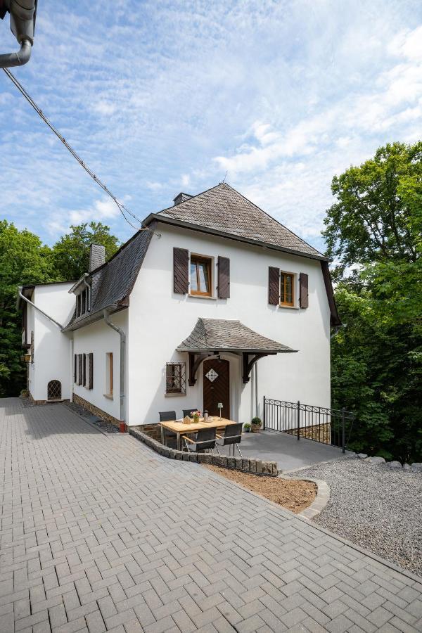 Landhaus Karbach Komplett Oder Einzelne Wohneinheiten Villa Inkl Sauna Bzw Waldhaeuschen Hirten Bagian luar foto