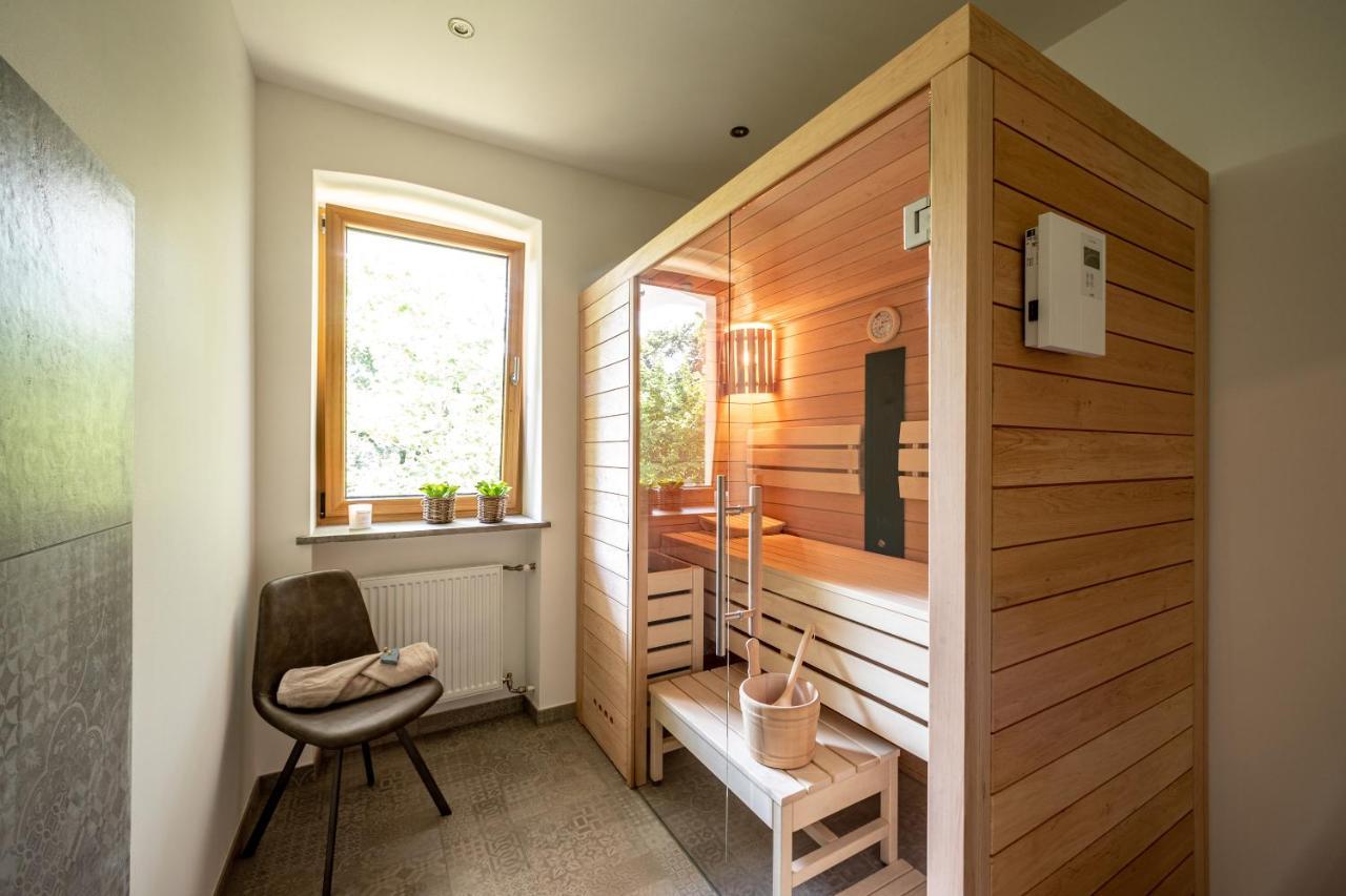 Landhaus Karbach Komplett Oder Einzelne Wohneinheiten Villa Inkl Sauna Bzw Waldhaeuschen Hirten Bagian luar foto